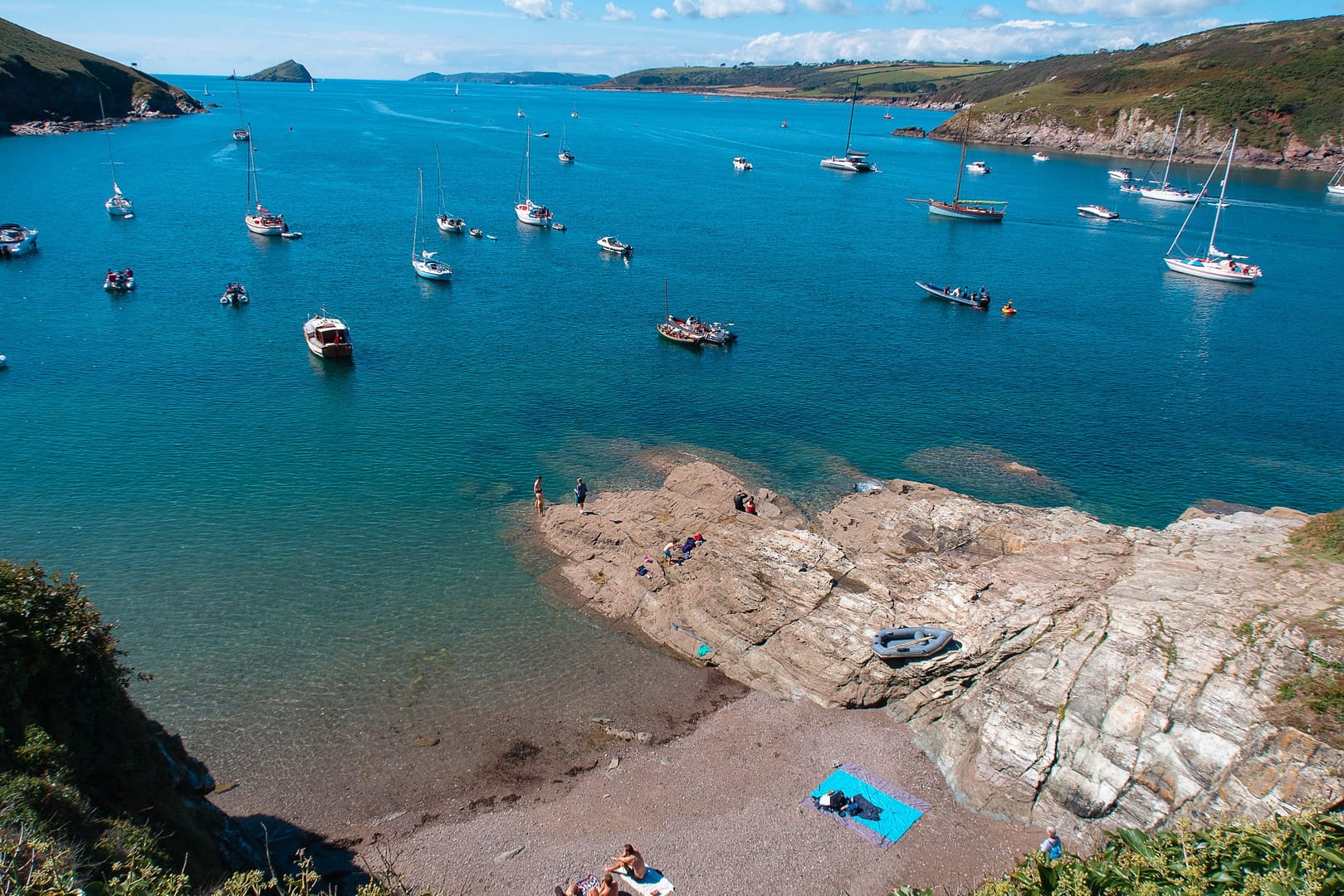 Beach Guide - Celler Beach - Holiday Cottages Noss Mayo